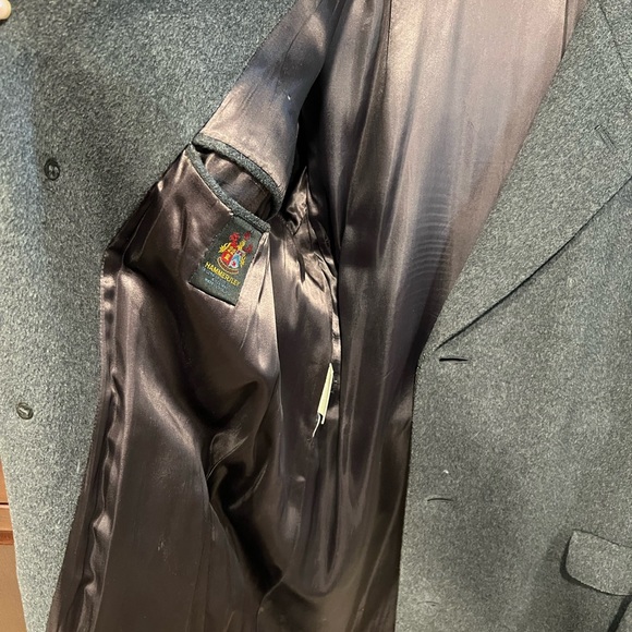 Coat - Picture 3 of 4